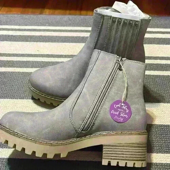 NIB Blowfish grey boots - Picture 3 of 6